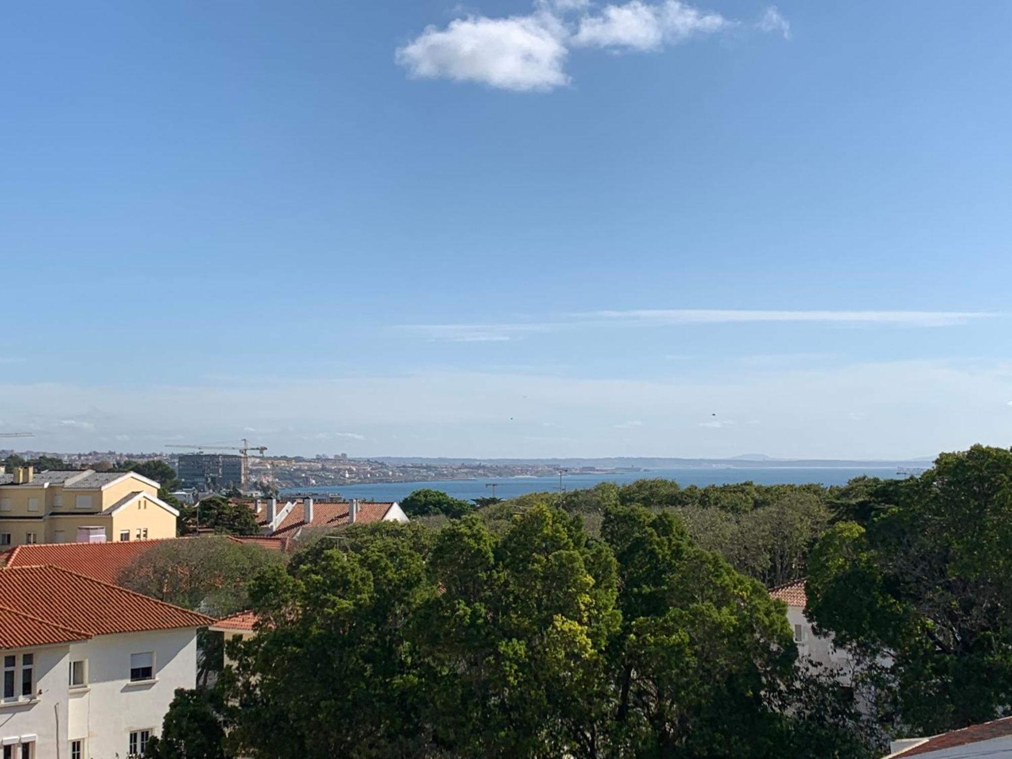 Sea View Apartment *